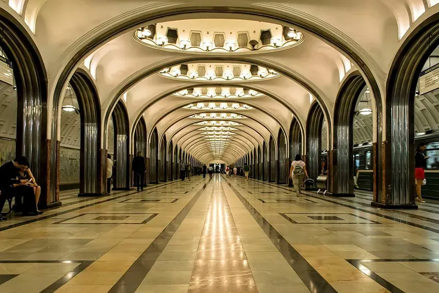 Trạm điện ngầm Metro Moscow, Nga