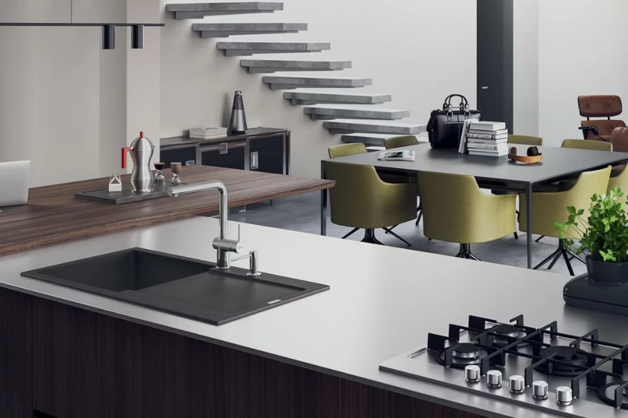 co-nen-xay-phong-khach-lien-bep (1)