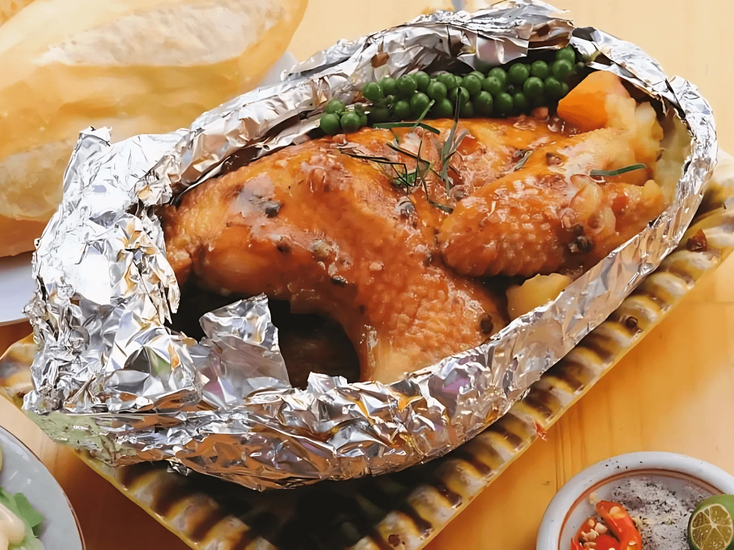 Làm gà nướng tiêu xanh bằng lò vi sóng